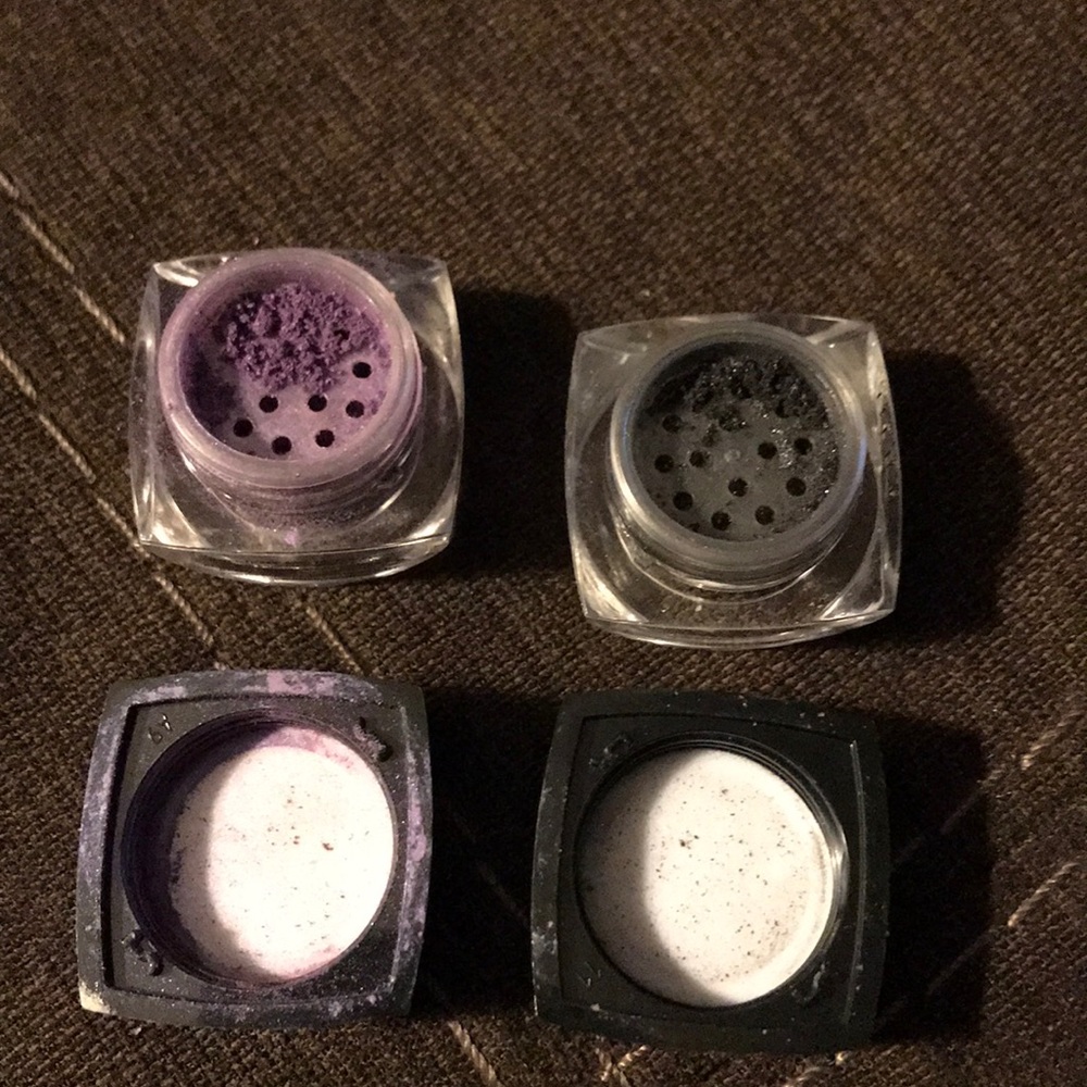 Younique pigmented eyeshadow